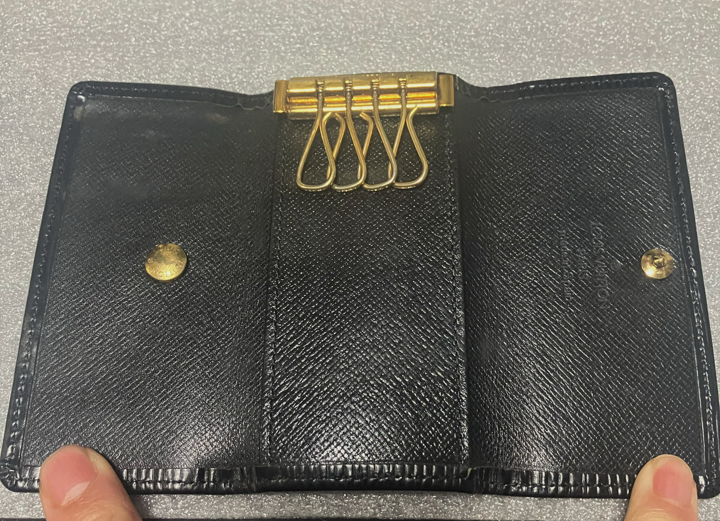 LOUIS VUITTON Epi Leather 4-Key Holder