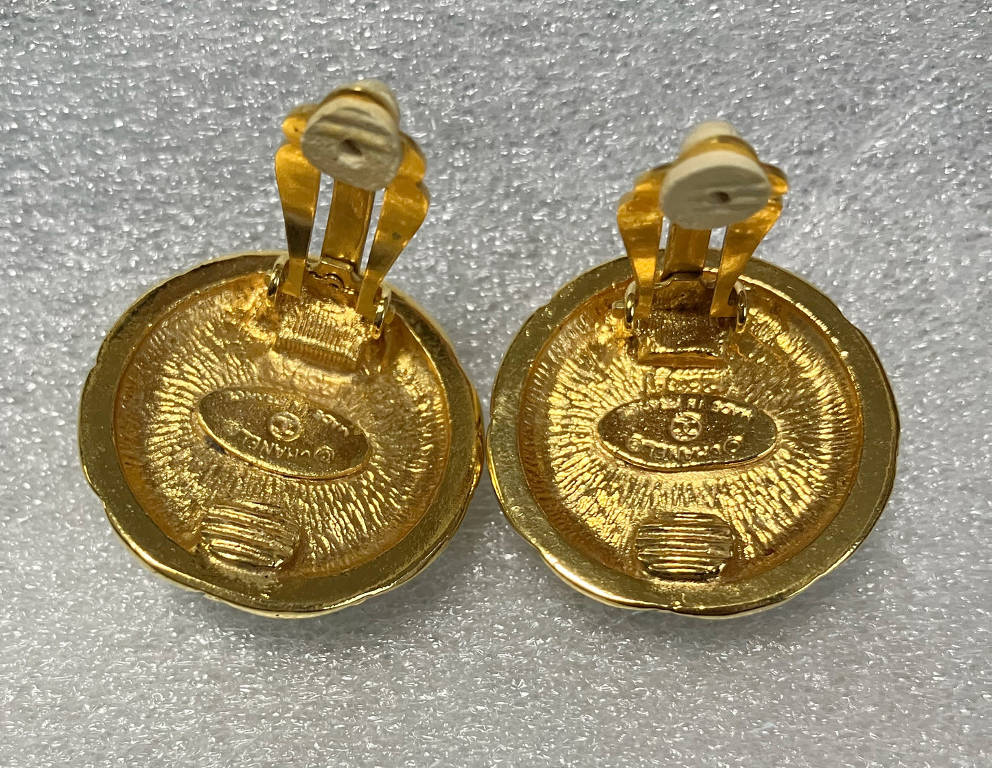 CHANEL Vintage Matelassé Earrings Gold Black Quilted Design Set