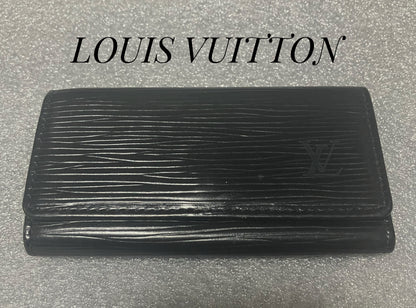 LOUIS VUITTON Epi Leather 4-Key Holder